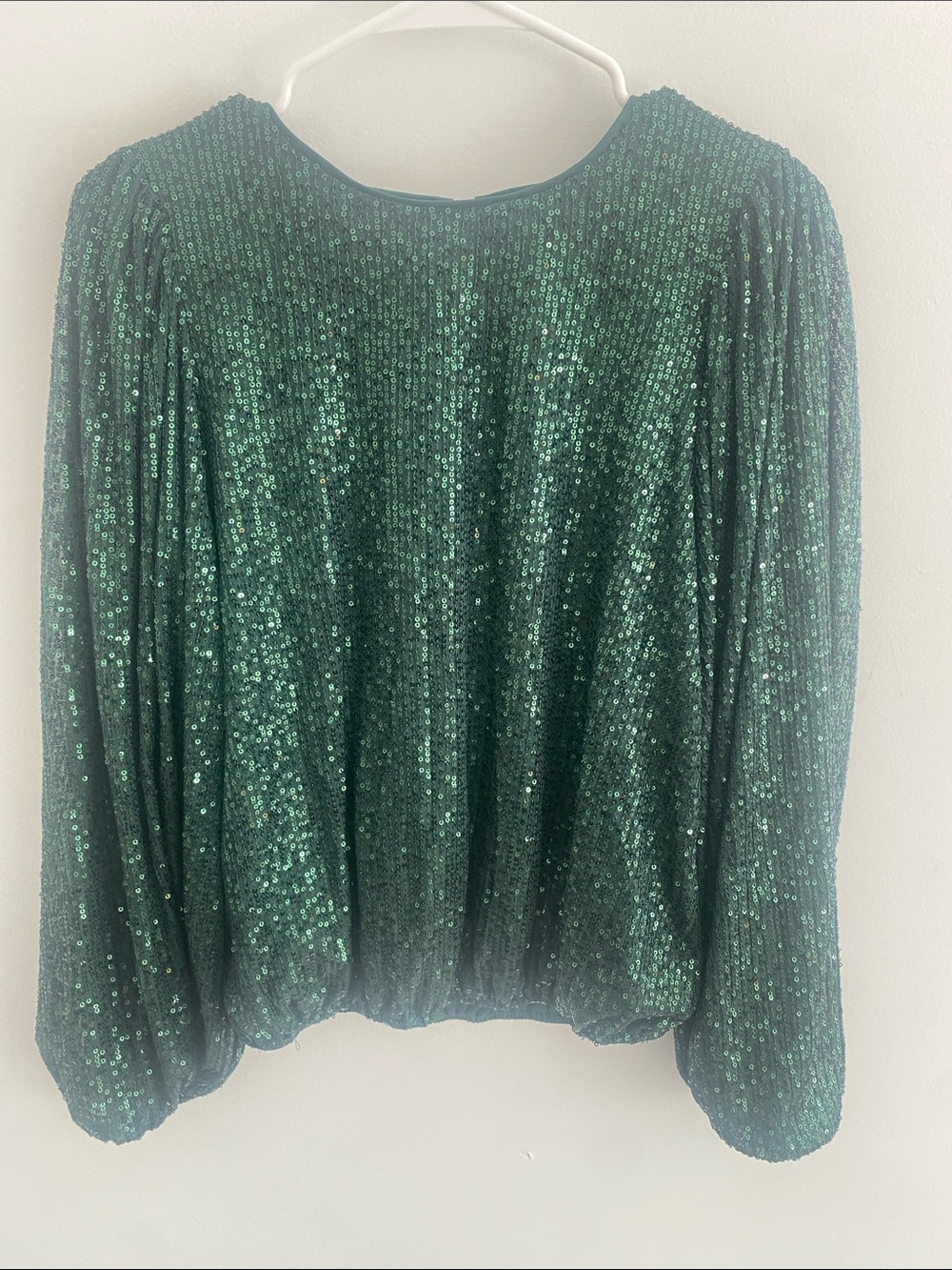 Anthropologie Flat White Sequin Crew Neck Emerald Green Top Size SMALL